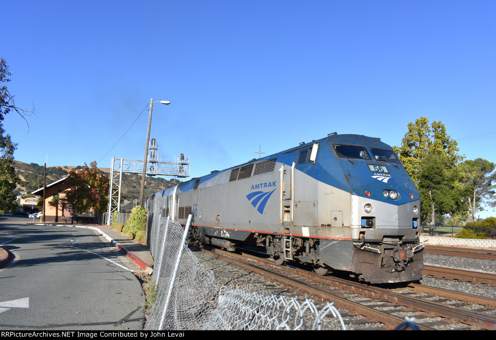 Amtrak California Zephyr Train # 6 leaving Martinez, enroute from Emeryville to Chicago 